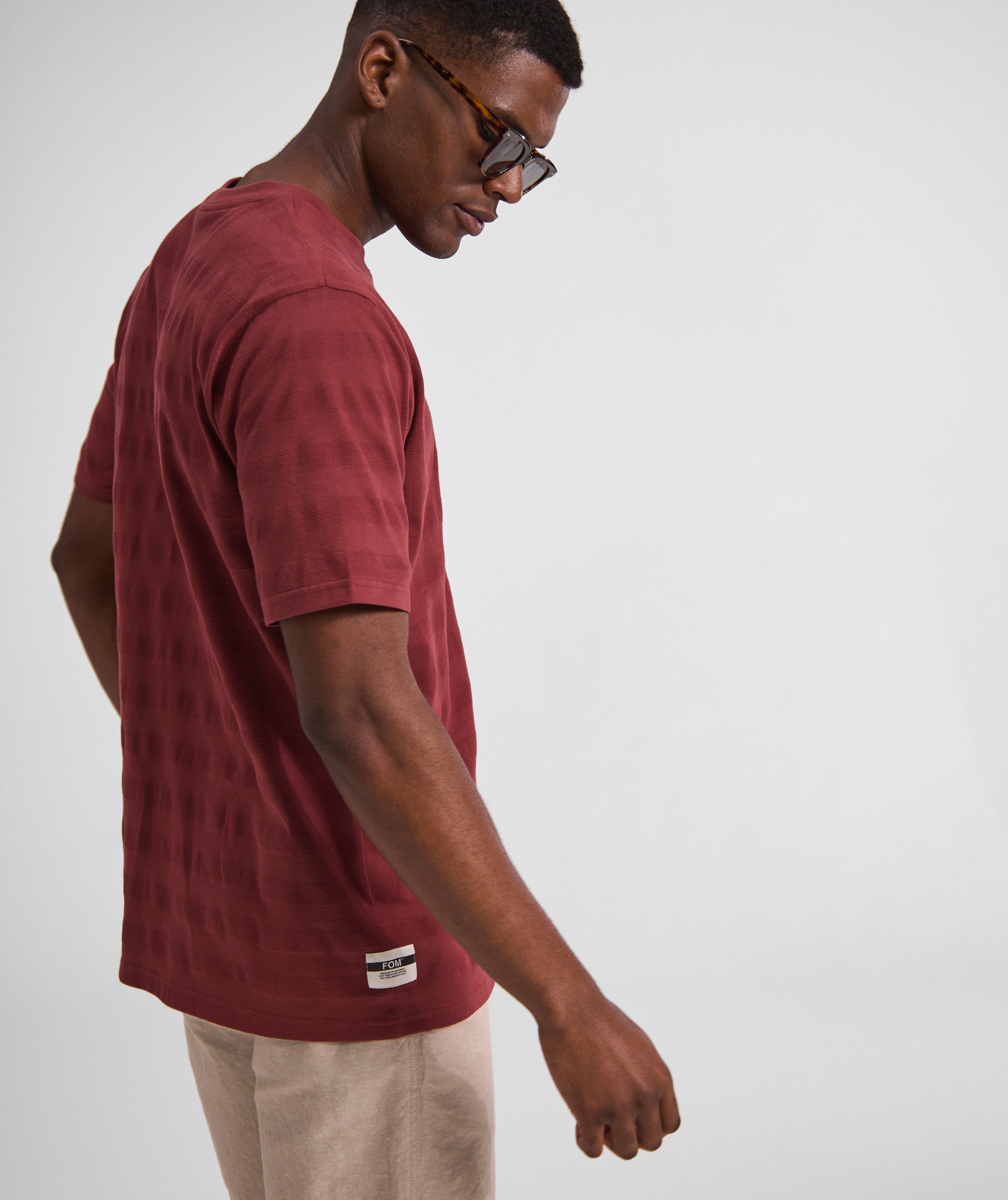 Mens Regular Fit Textured T-Shirt - Burgundy