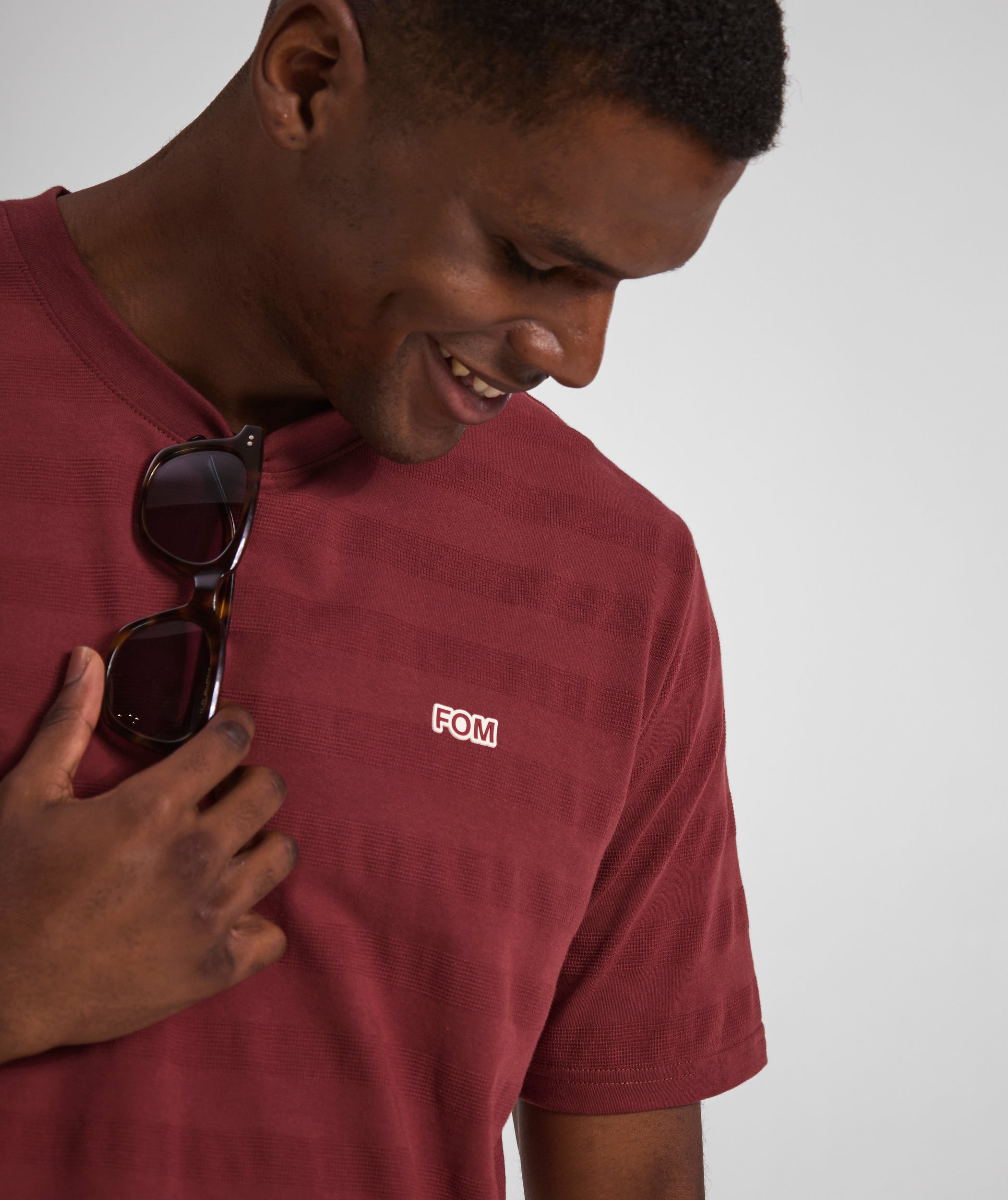 Mens Regular Fit Textured T-Shirt - Burgundy