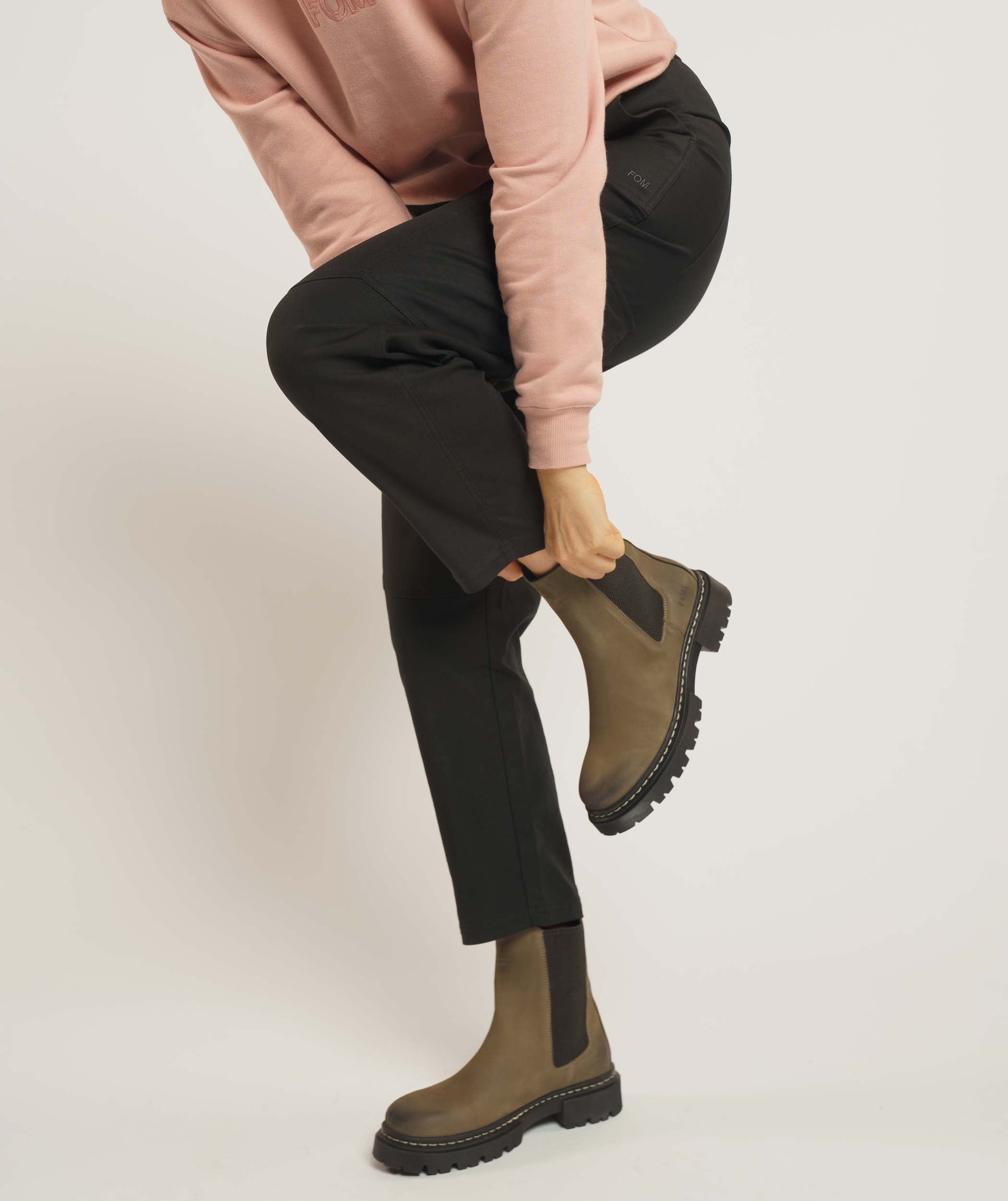 Ladies Leather Chelsea Boot - Taupe