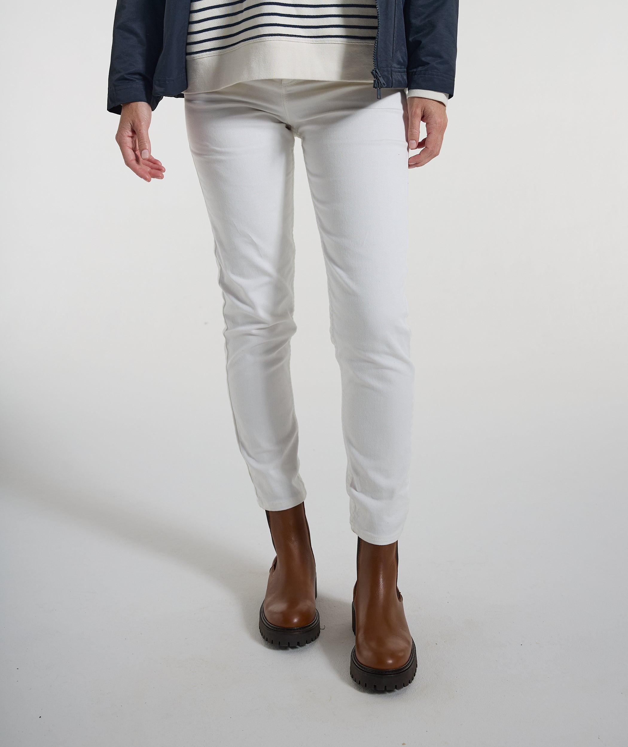 Ladies Skinny-ish Denim Jean - Ecru