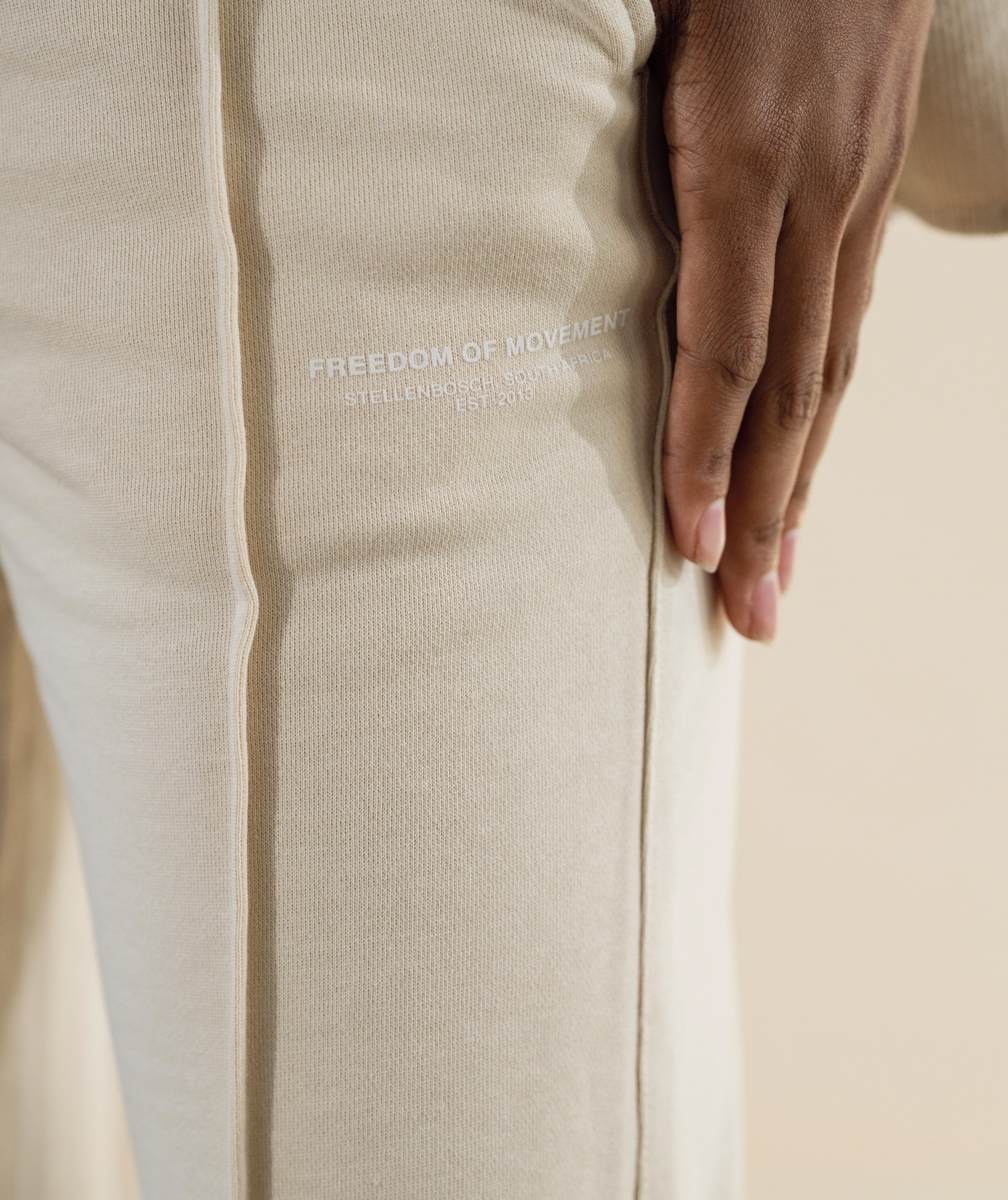 FOM Ladies Jogger - Macadamia
