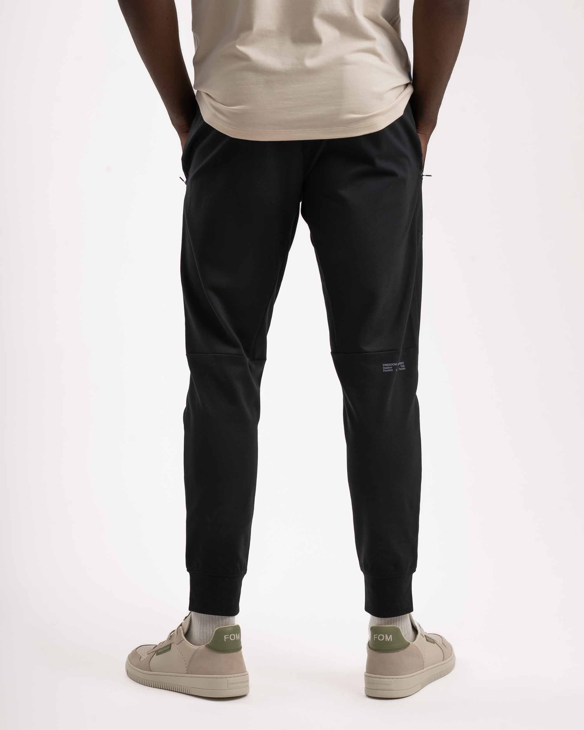 Mens Outdoor Jogger - Black