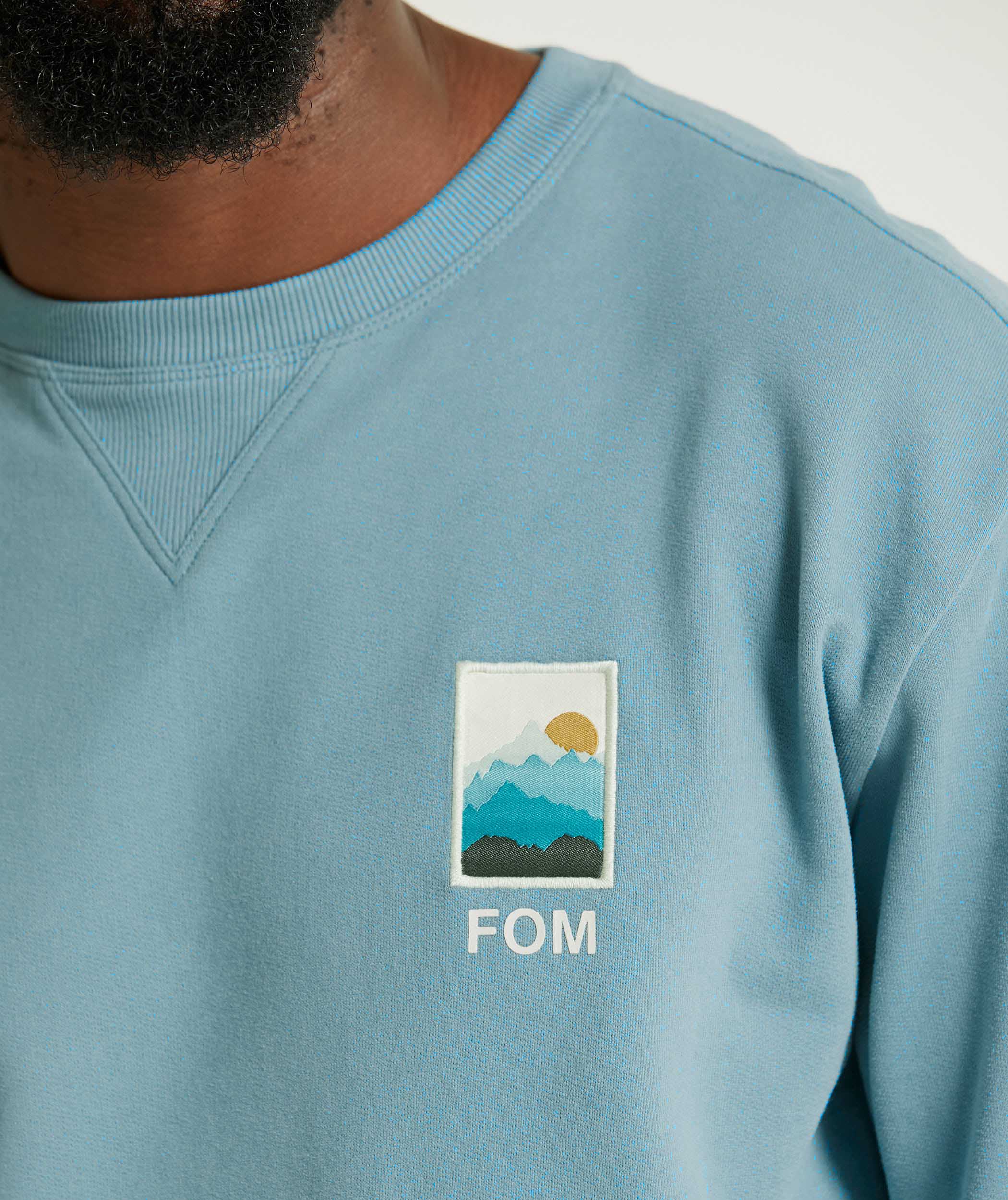 Mens Crew Neck Embroidery Sweatshirt - Sea Breeze