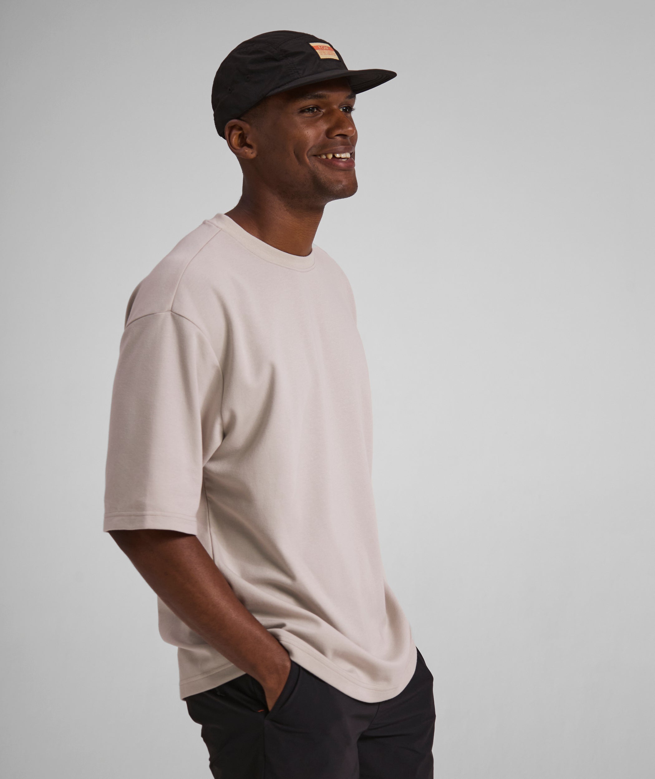 Mens FreeMotion Interlock Tee- Ecru