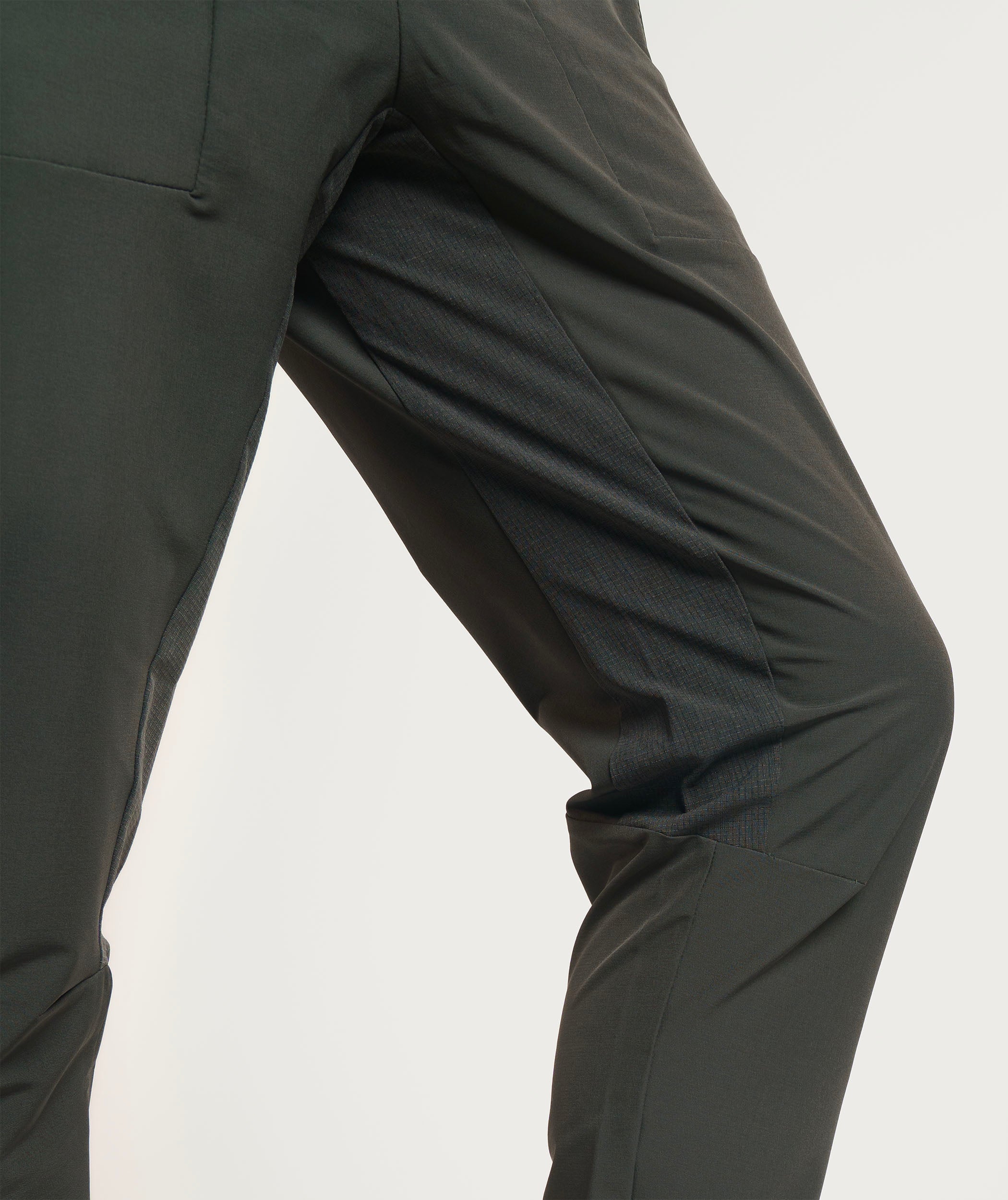 Mens Technical Jogger - Charcoal