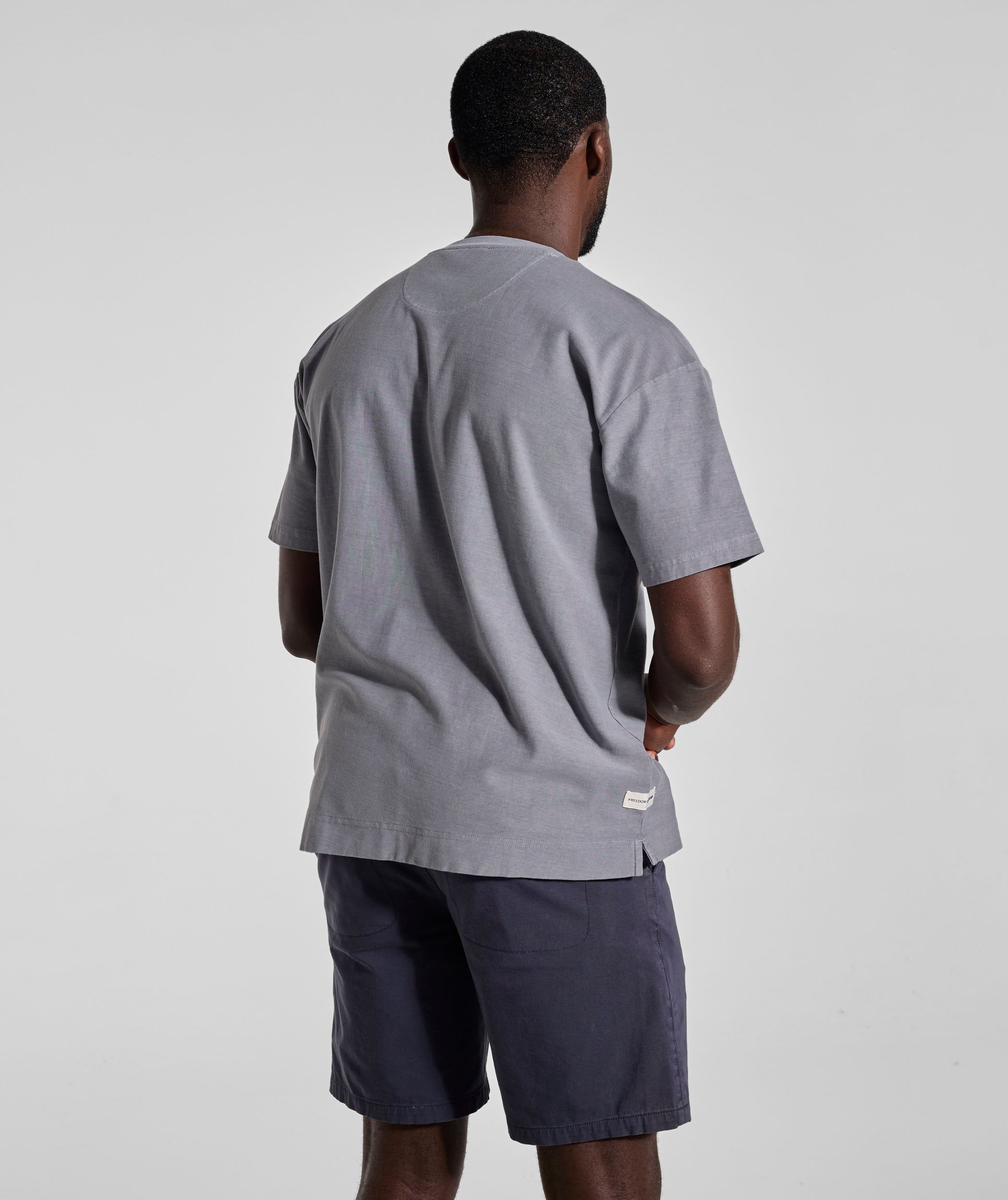 Mens Washed Pocket Relaxed Tee - Cement
