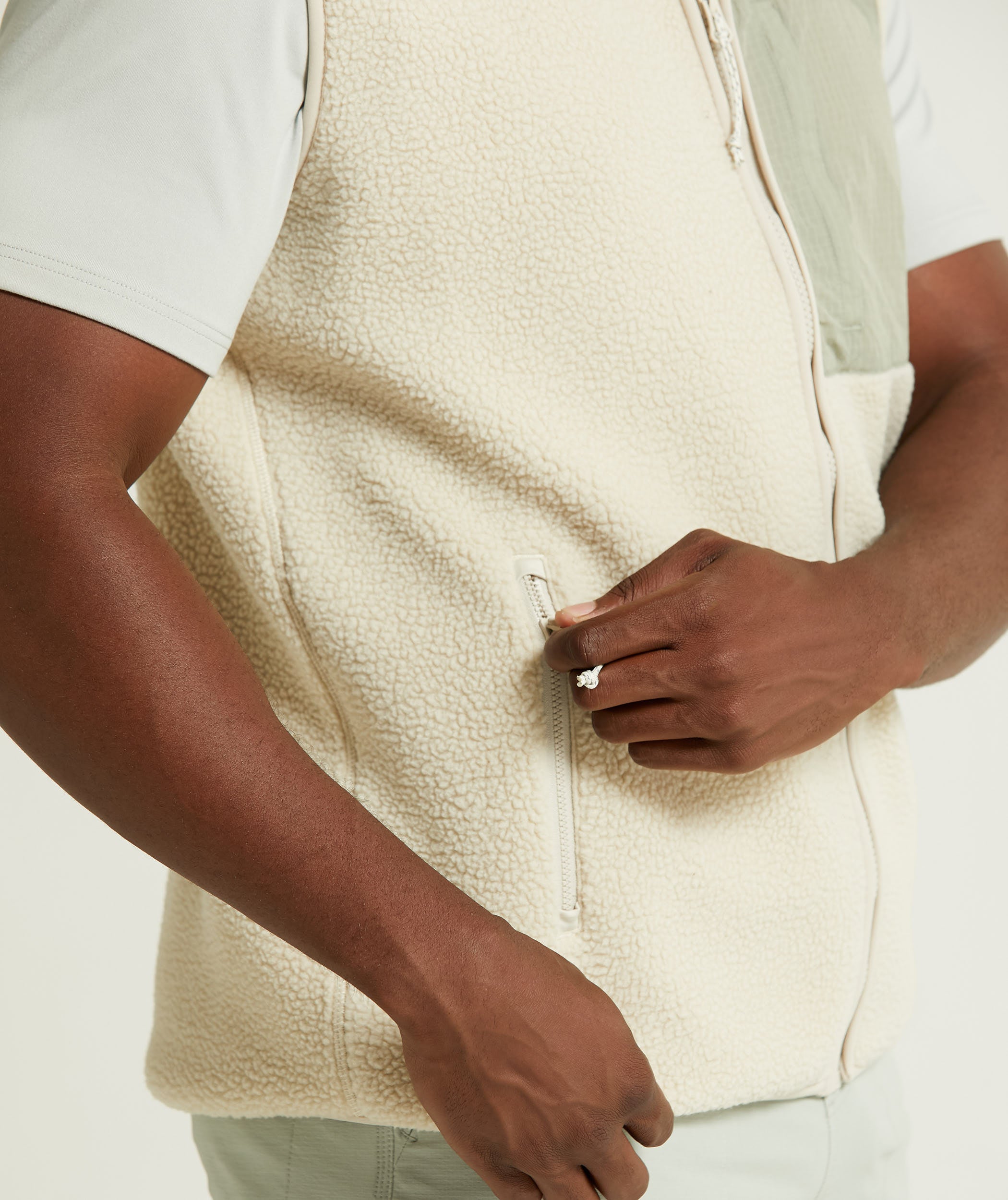 Mens Fleece Gilet - Ecru