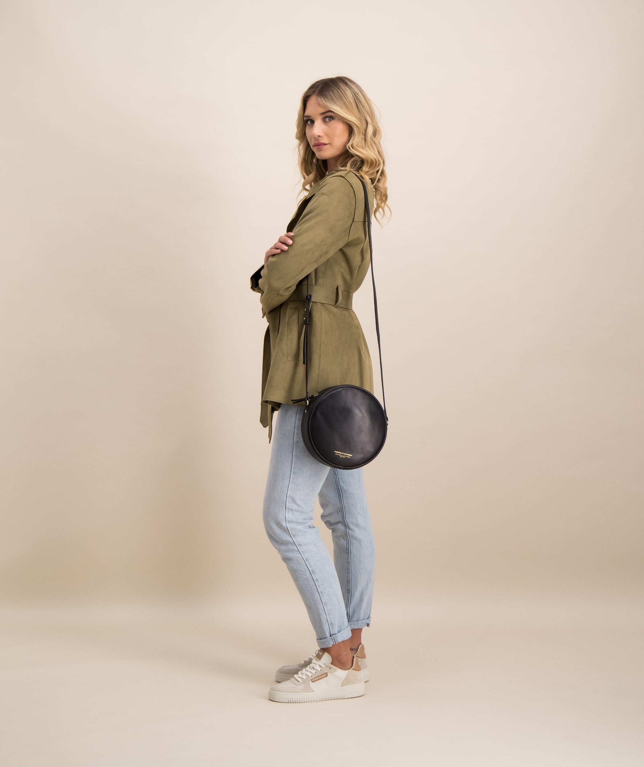 Circle Sally - Black