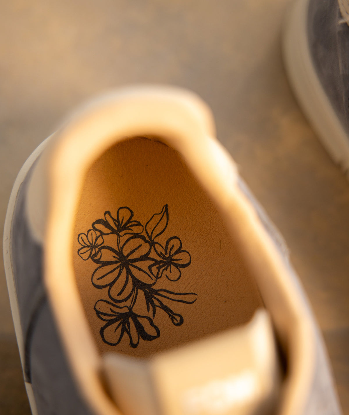 FOM Ladies Tekkie - Pluma (LE)