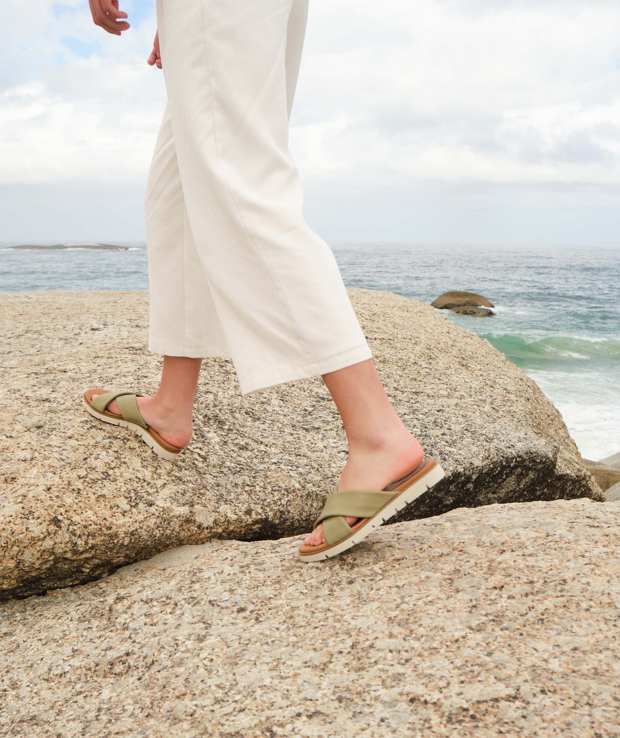 FOM Ladies Cropped Trouser White