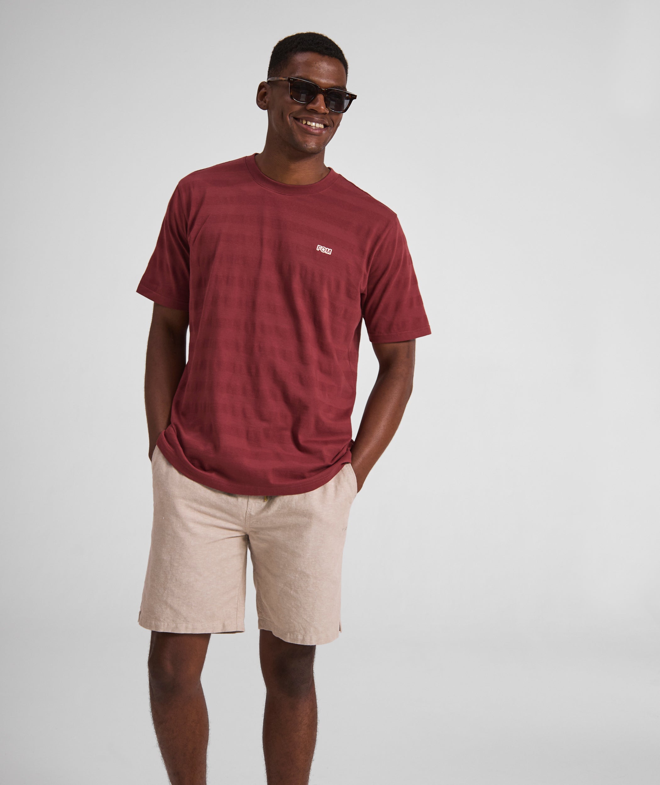 Mens Regular Fit Textured T-Shirt - Burgundy