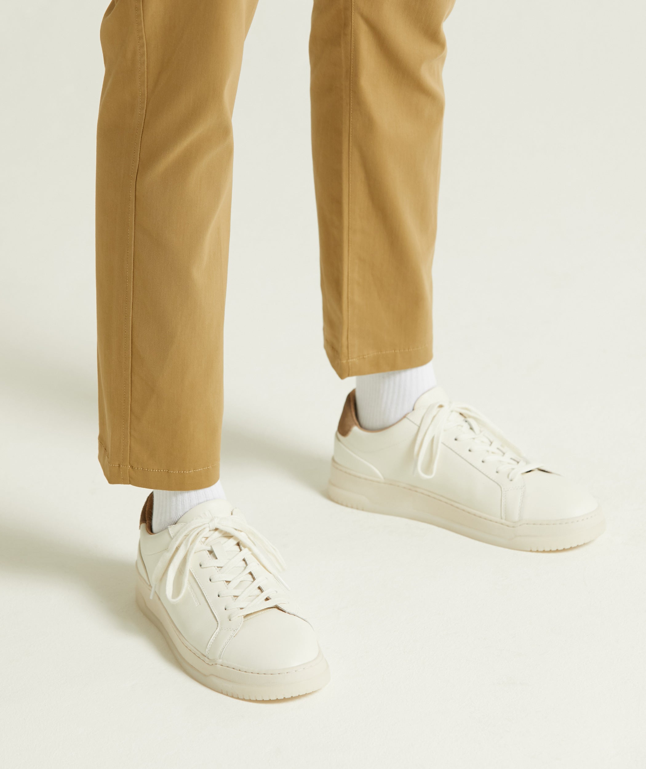 FOM 100 - Off-White