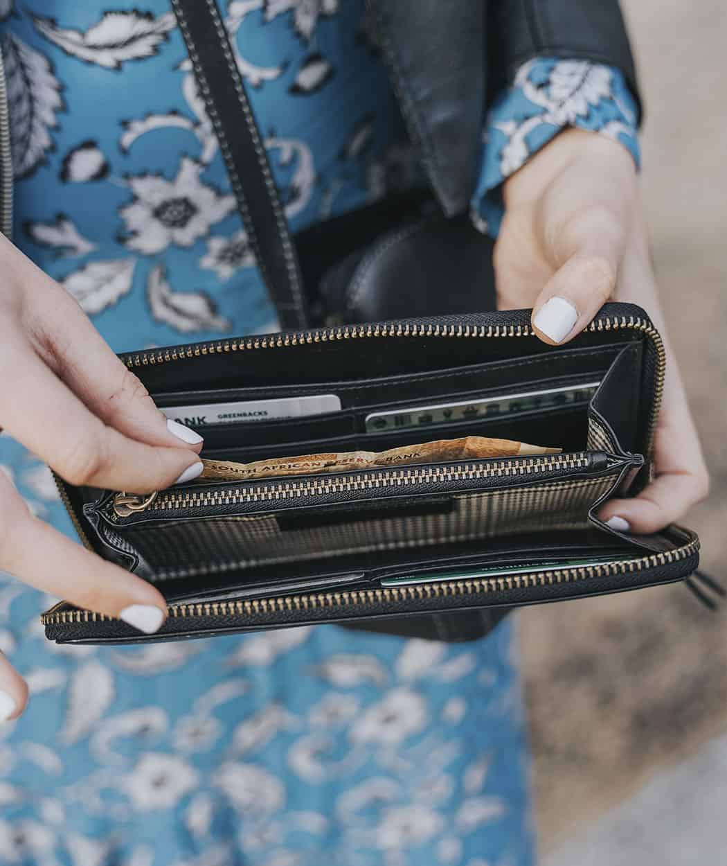 Ladies Zip Wallet - Black