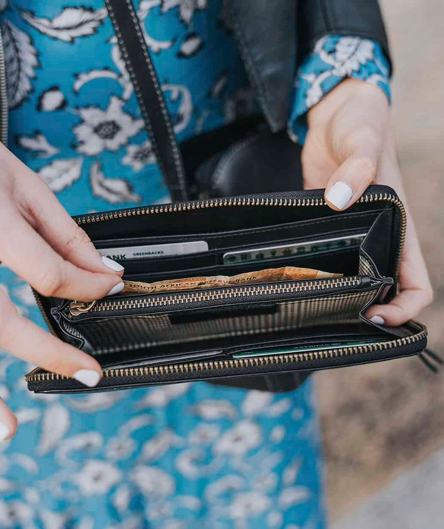 Ladies Zip Wallet - Black