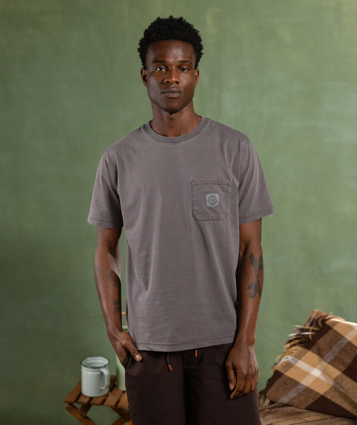 Mens Pigment Washed Regular Pocket Tee - Chocolate
