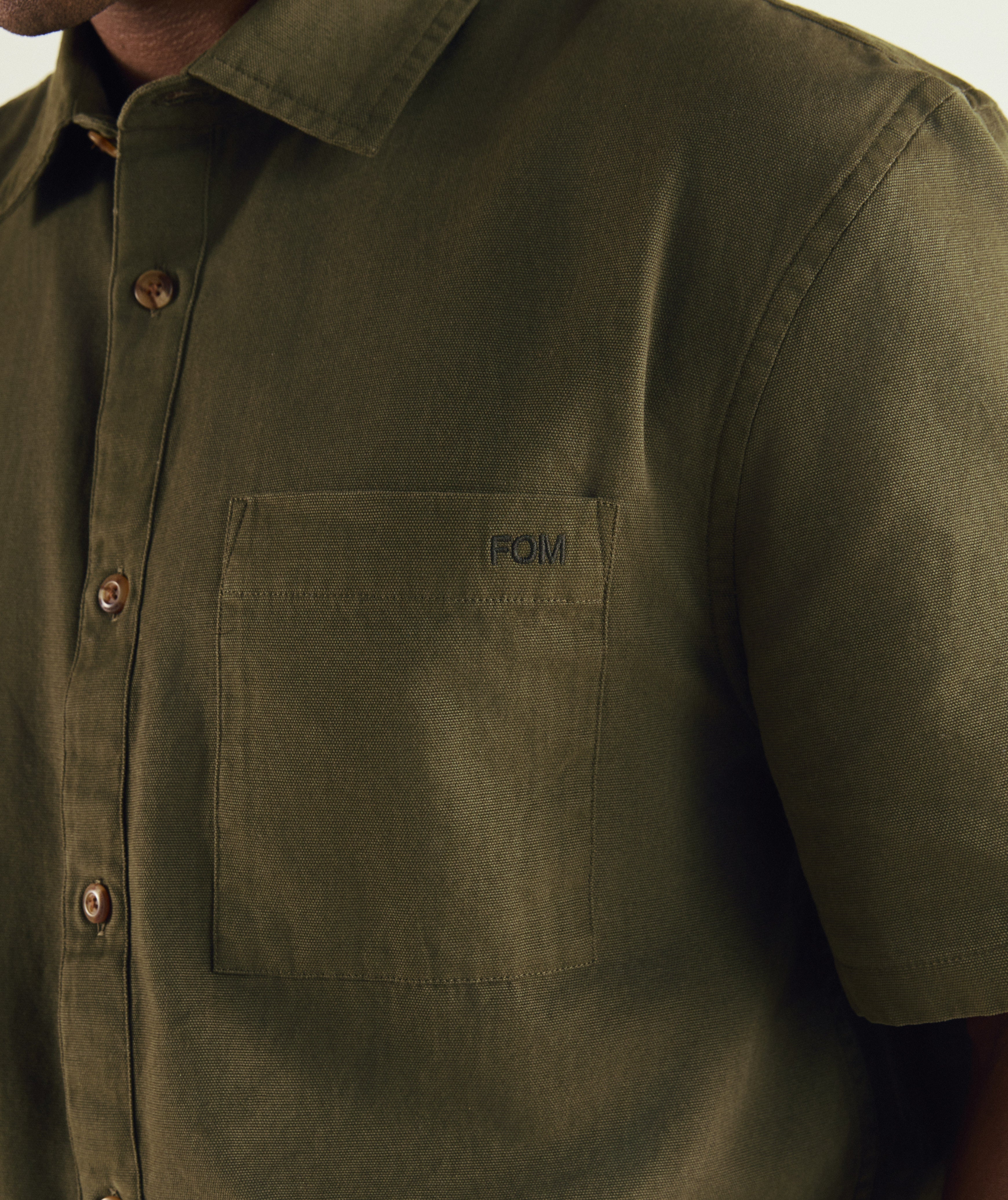 FOM mens short sleeve pocket shirt in ivy green, on-model view