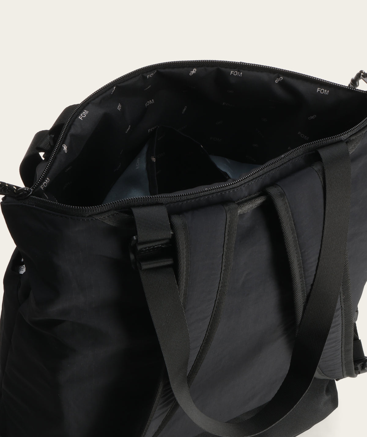 FOM Traverse Tote - Black