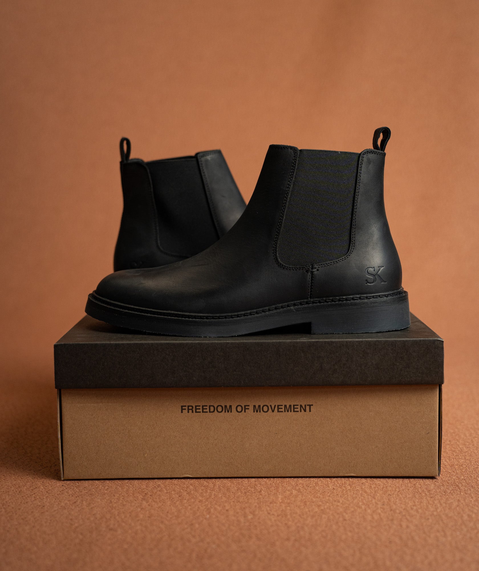 Mens Kolisi Chelsea Boot - Black
