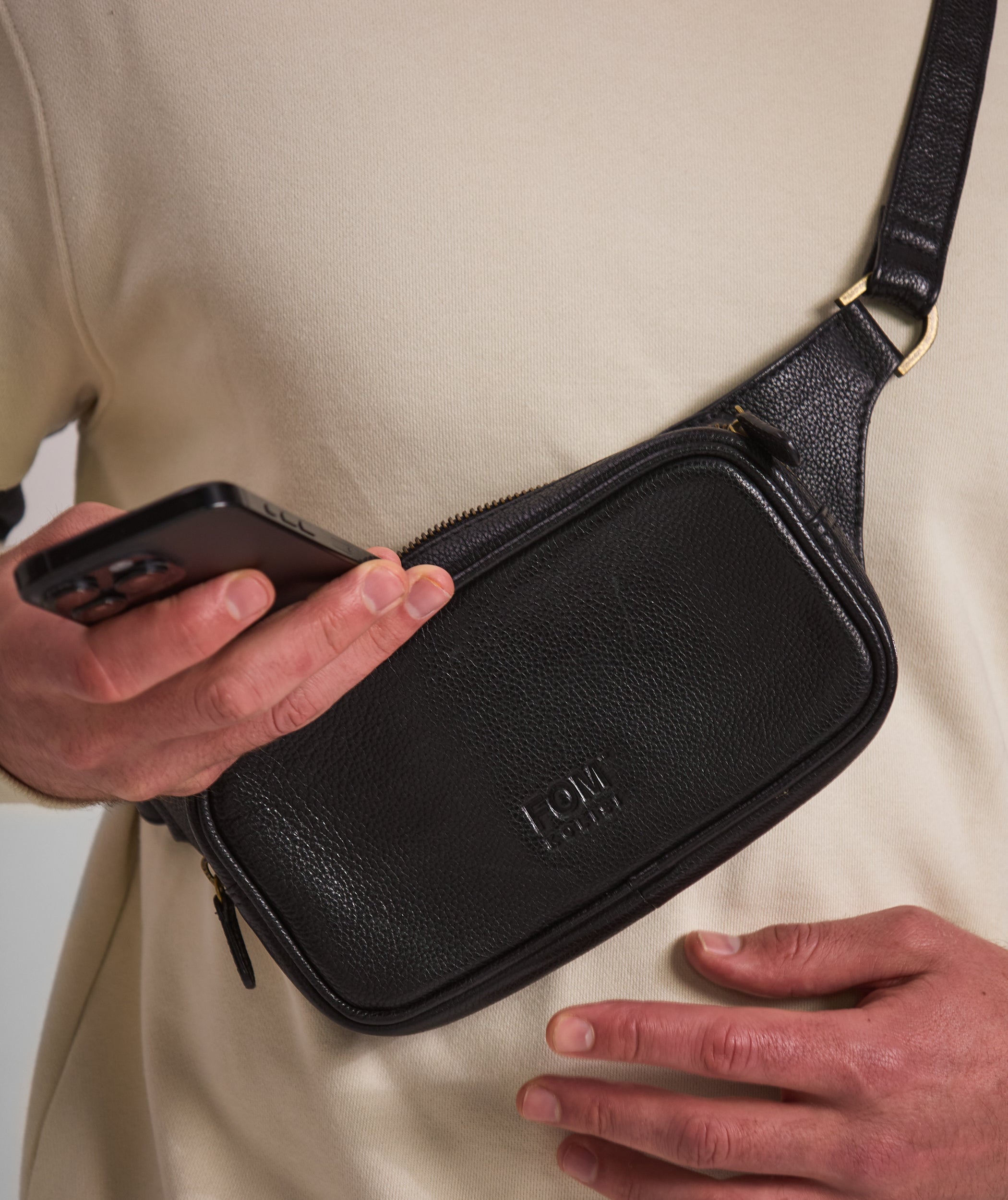 Atlas - Pebble Black