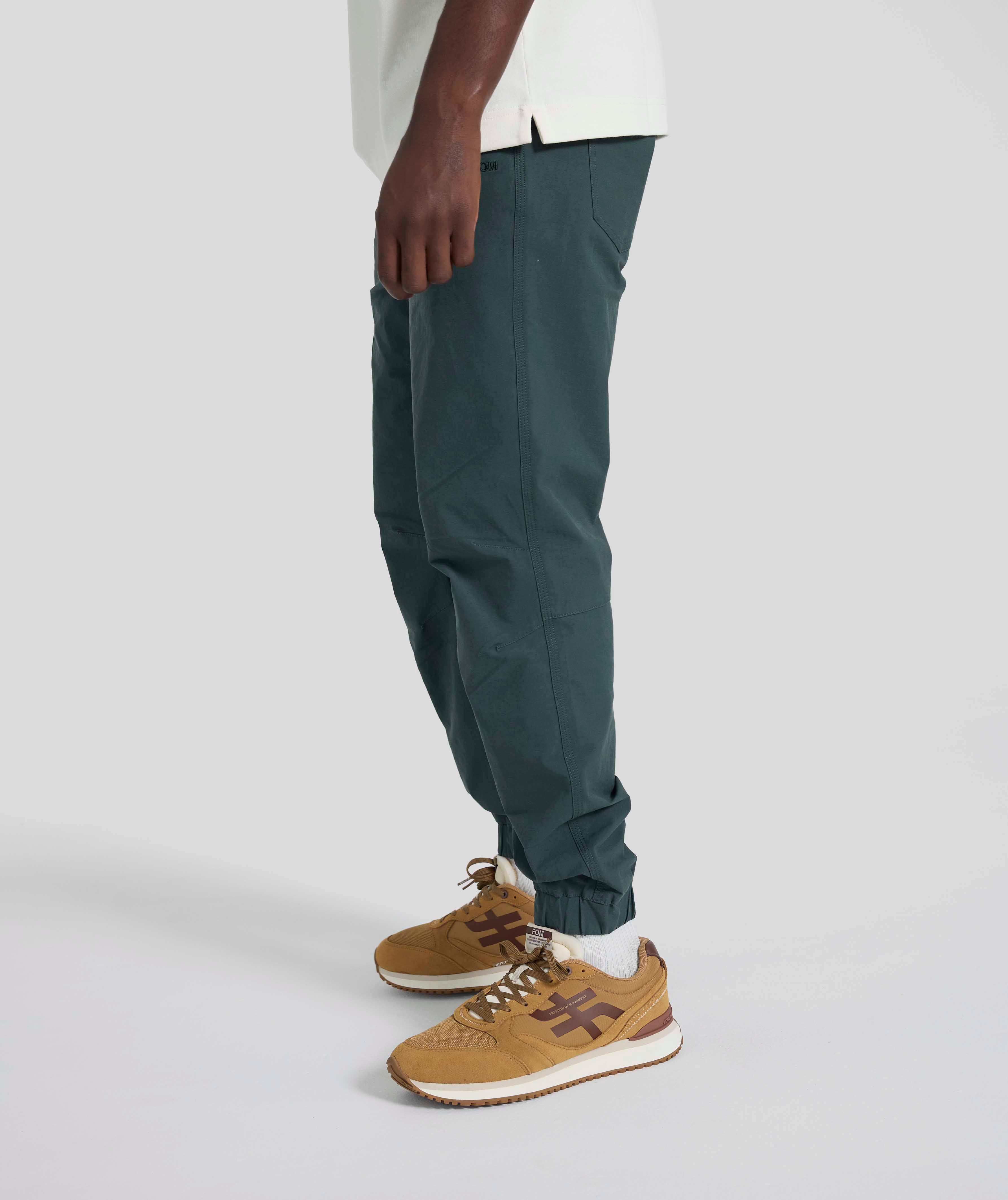 Mens FreeMotion Jogger - Green